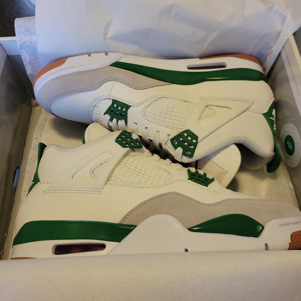 Nike Air Jordan 4 SB
